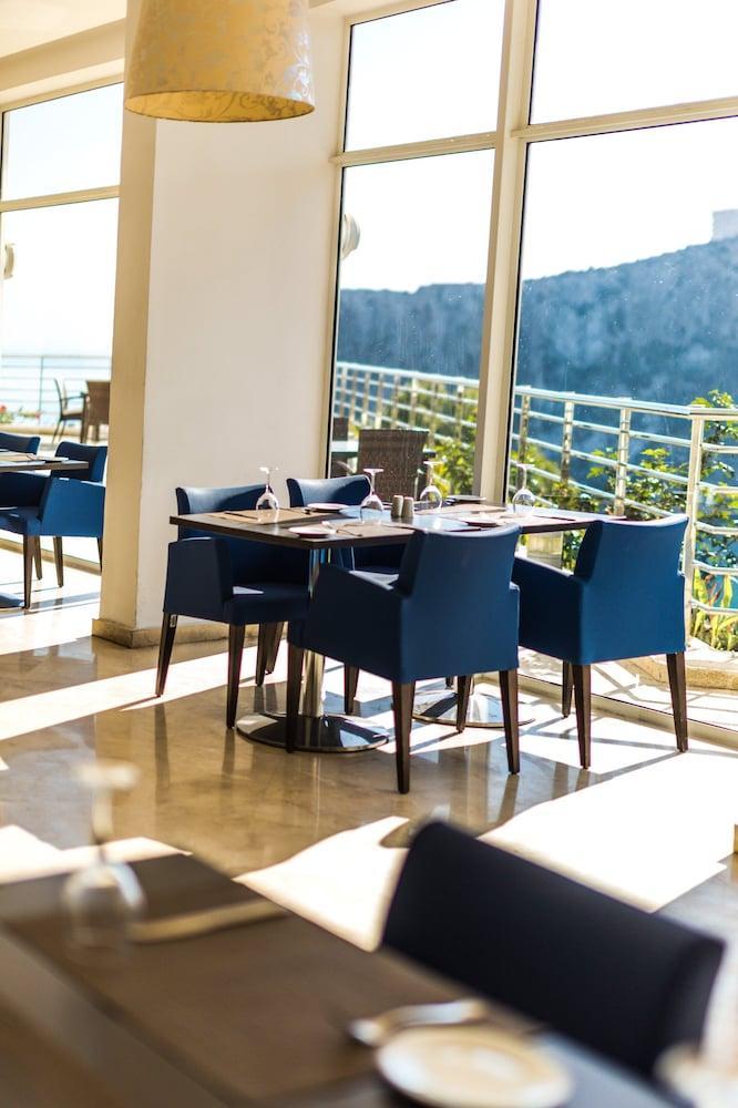 Suites Hotel Mohammed V By Accor Аль-Хосейма Екстер'єр фото