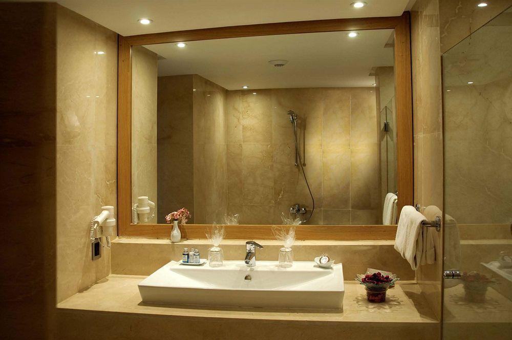 Suites Hotel Mohammed V By Accor Аль-Хосейма Екстер'єр фото