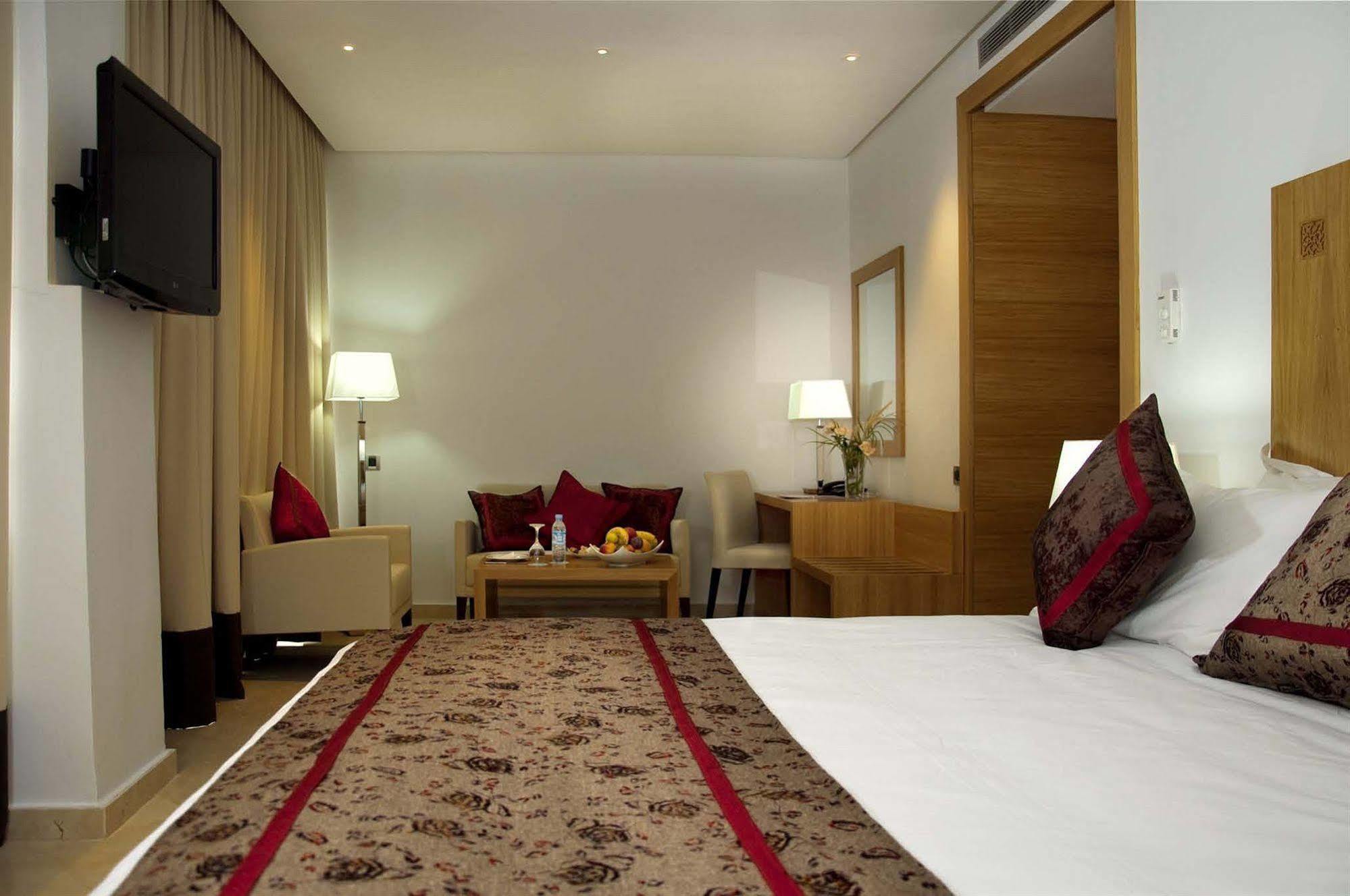 Suites Hotel Mohammed V By Accor Аль-Хосейма Екстер'єр фото